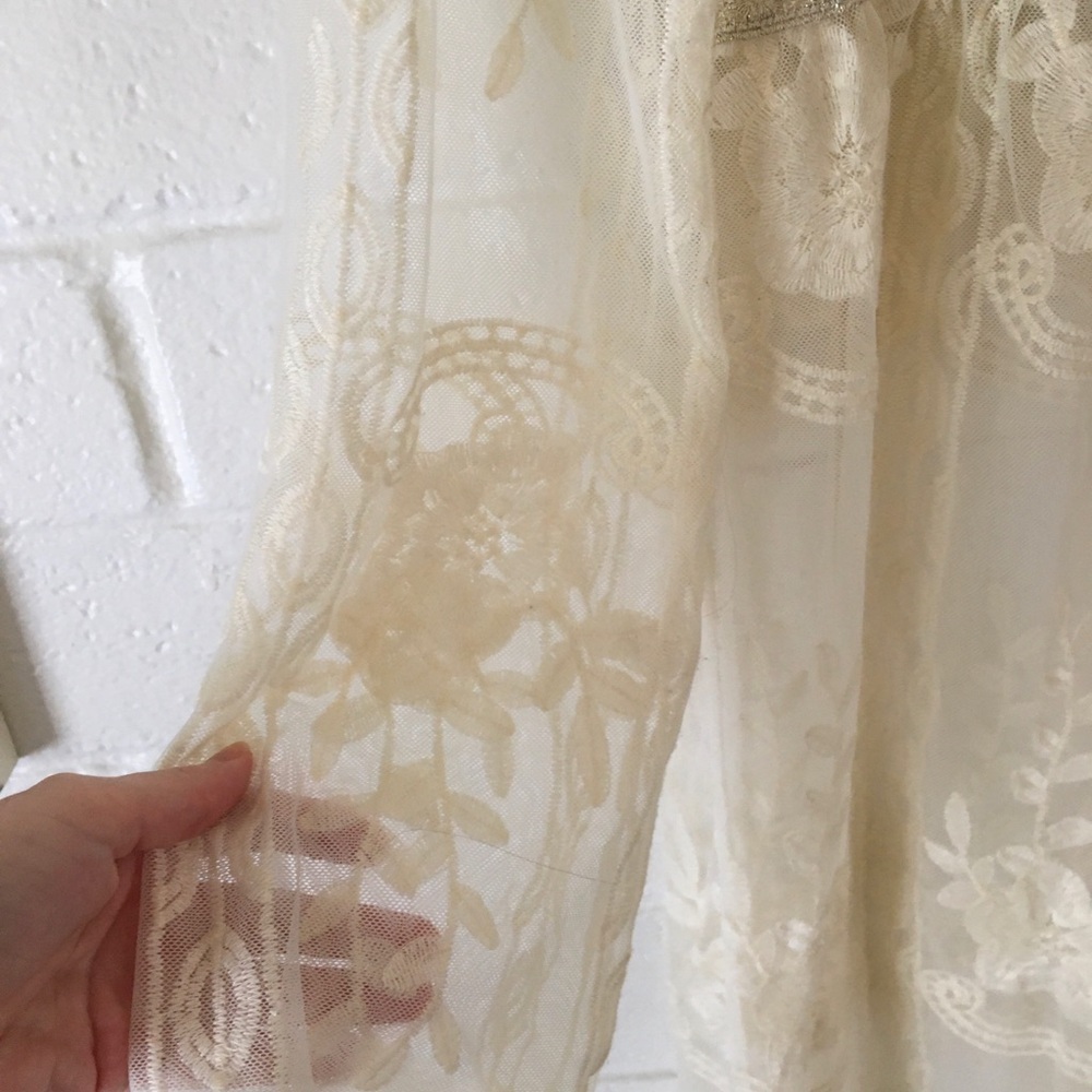 Elegant Cream Lace Dress - Picture 16 of 16